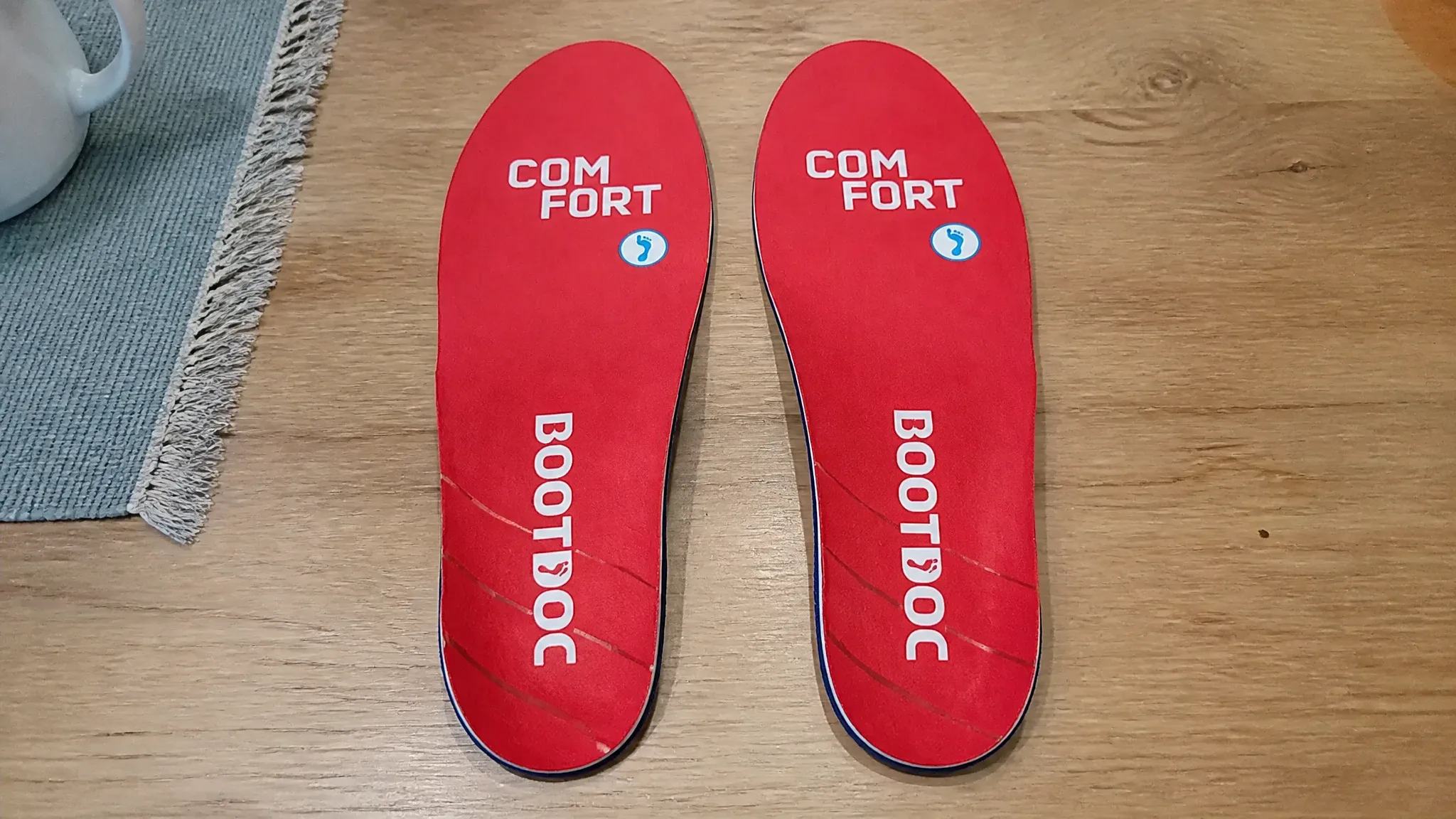 Boot Doc Comfort Insoles, Mid Arch, laid out for testing