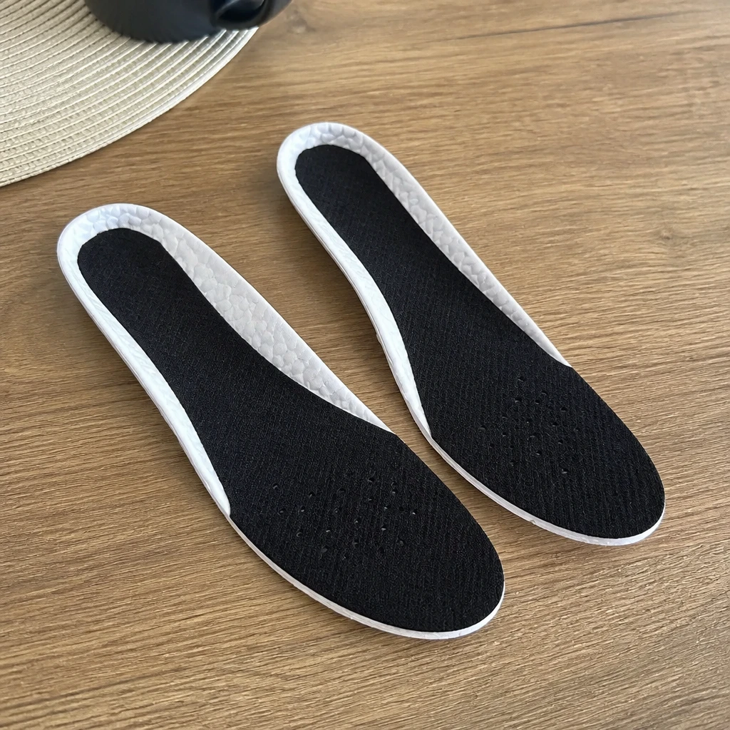 Hefe Luxx Ultra Deluxe 2.0 insoles on a kitchen table before testing