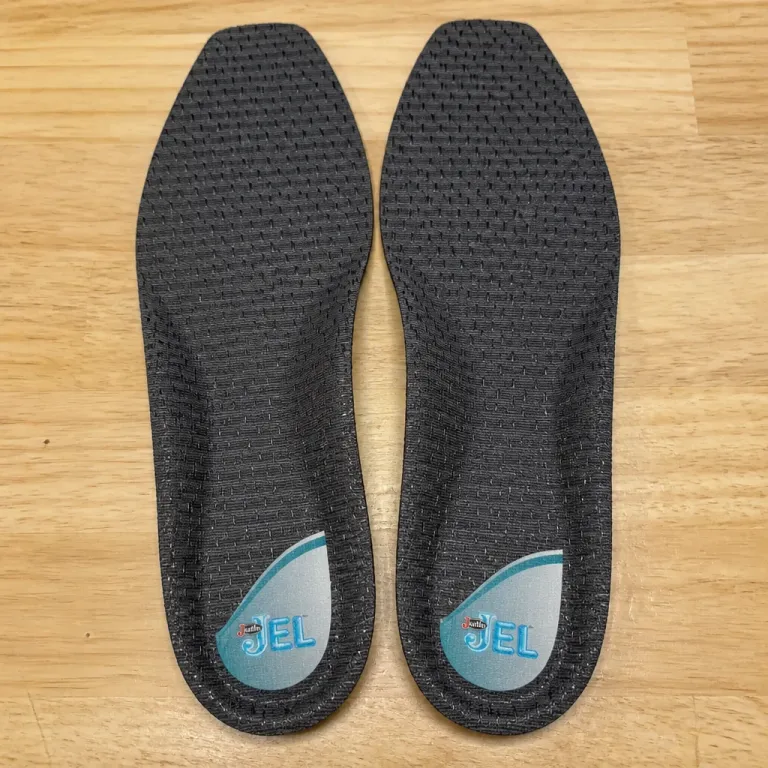 Justin Jel insoles on a kitchen table, second angle